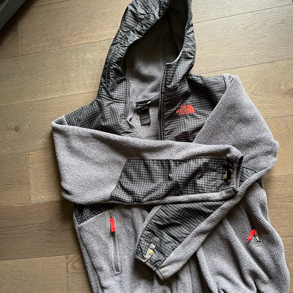 North Face youth sweater size 18-20
